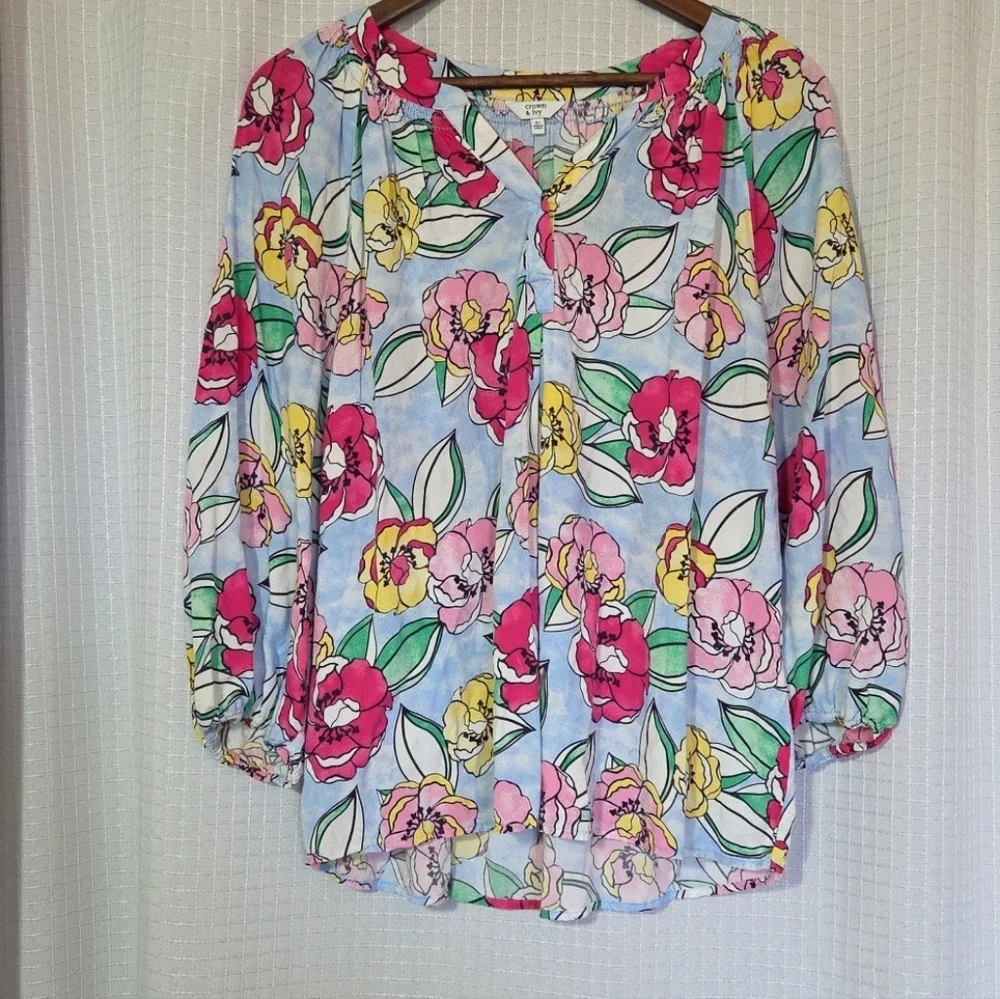 Crown & Ivy Floral Pullover XL Peasant BLouse With Smocking Detail - Picture 2 of 8